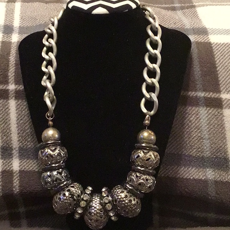 Silver Tone Necklace